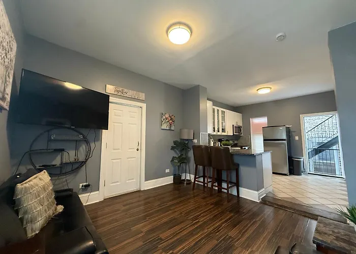Coach Casa Penthouse - Minutes From Downtown * Chicago