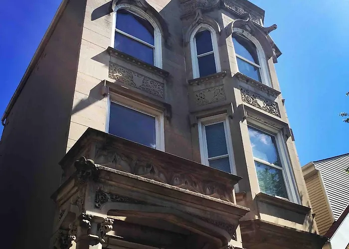 Coach Casa Penthouse - Minutes From Downtown Chicago